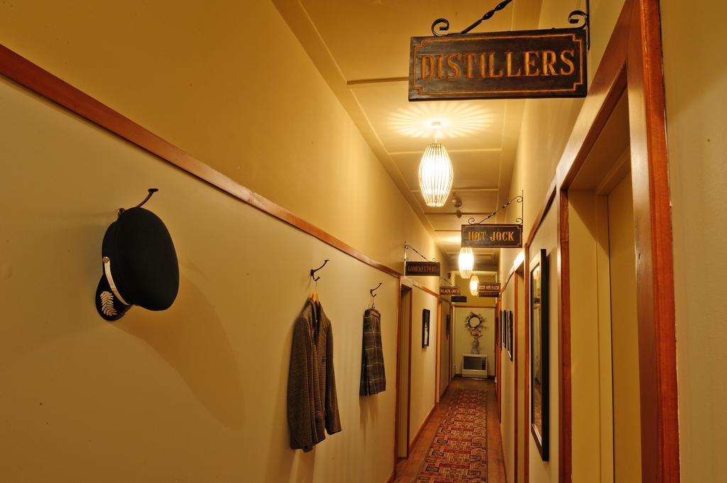 Blacks Hotel Ophir Extérieur photo